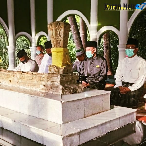 HUT Kabupaten Siak ke-21, Pjs Bupati Ziarah Makam Raja Kecik Yang Termasyur