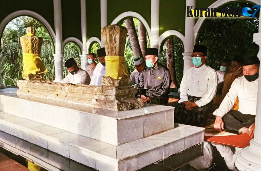 HUT Kabupaten Siak ke-21, Pjs Bupati Ziarah Makam Raja Kecik Yang Termasyur