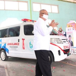 Rofik Serahkan Bantuan 1 Unit Mobil Ambulance dan Bantuan Usaha 40 Juta Rupiah
