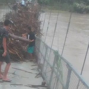 Belum Selesai Dibangun, Jembatan Gantung Sungai Muzoi Ambruk Diterjang Banjir
