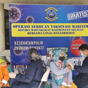 Masyarakat Kota dan Pesisir Jadi Sasaran Operasi Servak Maritim TNI AL-Lanal Banjarmasin