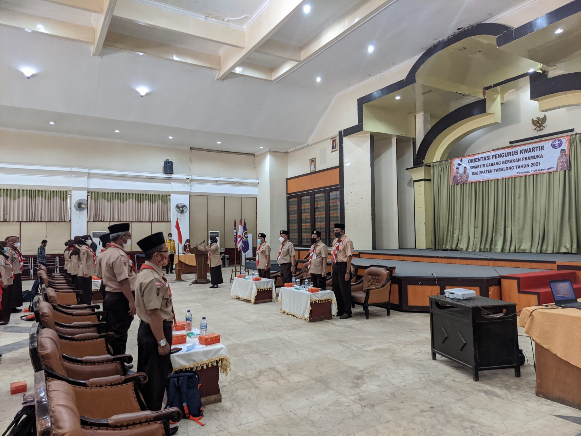 Kegiatan orientasi pengurus kwartir gerakan pramuka se Kabupaten Tabalong yang dilaksanakan di Gedung Sarabakawa.