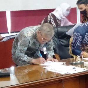 Tujuh PKS Ditandatangani Dirut Pt Jamkrida Kalsel dan Dirut Bank Kalsel