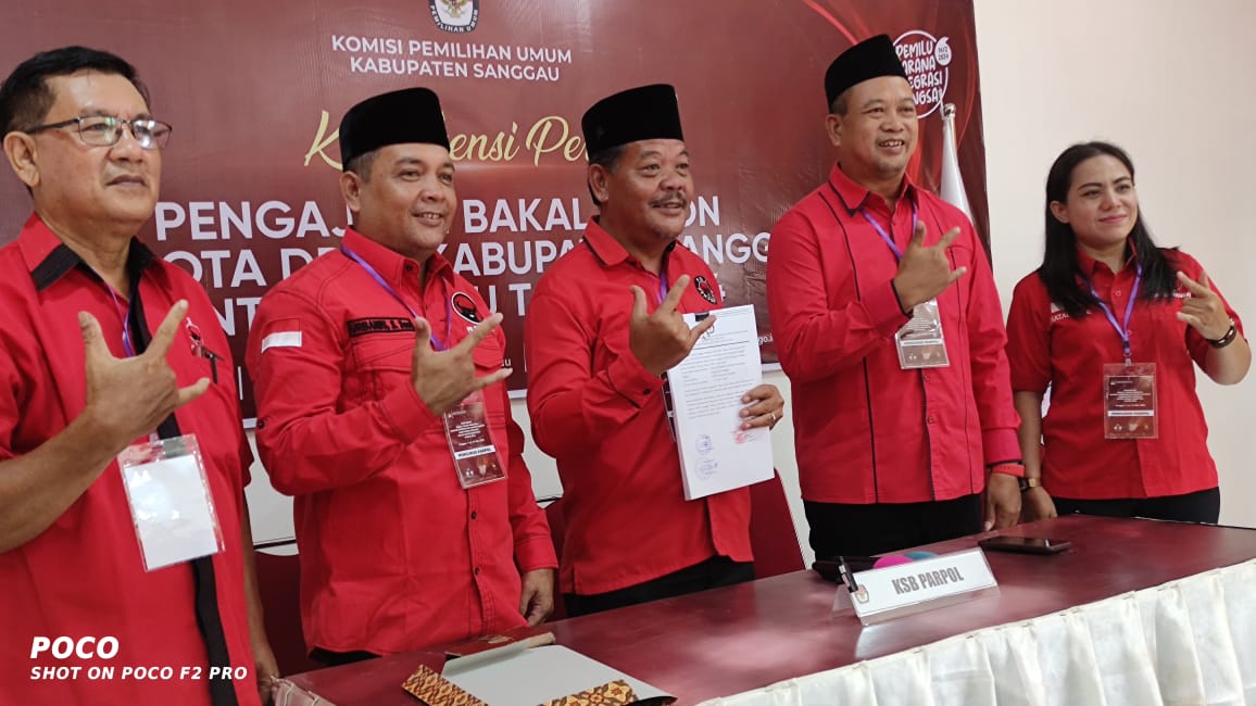 Resmi Daftarkan Bacaleg, DPC PDI Perjuangan Sanggau Siapkan Kader Terbaiknya