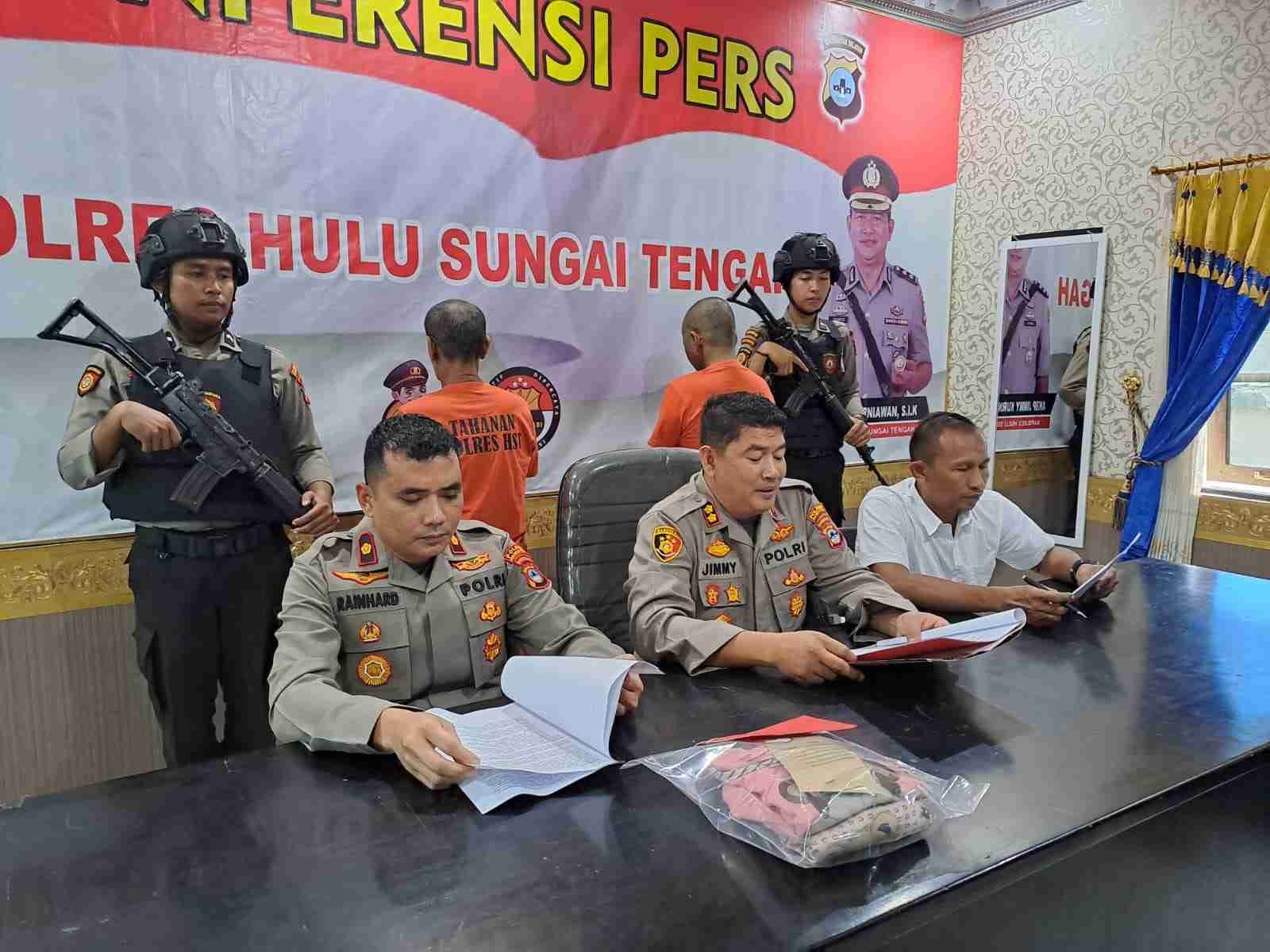 Ayah yang tega menyetubuhi anak kandungnya sendiri itu akhirnya ditangkap Polsek HST