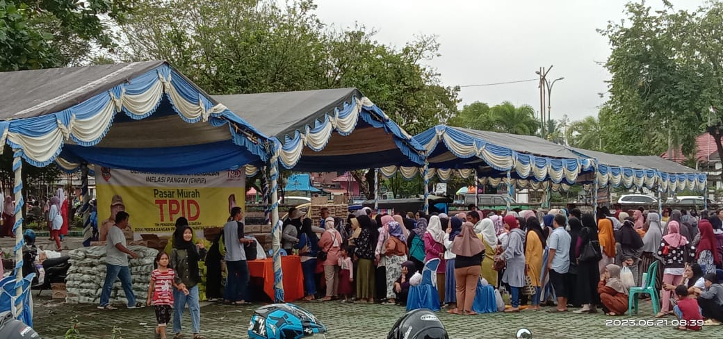 Warga Tabalong Banjiri Pasar Murah Selama Tiga Hari